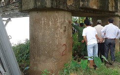 Phát hiện xác chết treo cổ dưới gầm cầu Long Biên