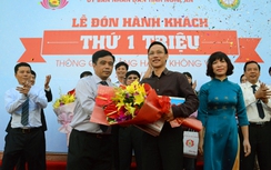 Cảng hàng không Vinh đón hành khách thứ 1 triệu trong năm 2014