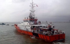 Khẩn cấp cứu nạn 13 ngư dân trôi dạt trên biển