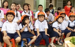 Quỹ UPS tặng 4.000 mũ bảo hiểm cho trẻ em TPHCM
