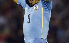 Suarez chiến đấu đến rách áo, Uruguay vẫn thua Costa Rica