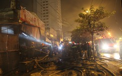 Hà Nội: Cháy lớn tại chợ Cầu Diễn trong đêm khuya