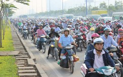TPHCM: Kẹt xe nghiêm trọng ở Xa lộ Hà Nội