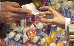 Nga tăng lãi suất ngân hàng kỷ lục để cứu đồng ruble