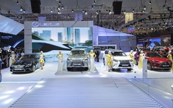Lexus ra mắt hai xe mới tại VMS 2015