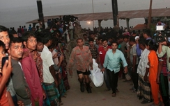 Chìm phà Bangladesh: Một ngày, số người thiệt mạng tăng gấp đôi