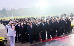Đoàn đại biểu Đại hội Đảng XII viếng lăng Chủ tịch Hồ Chí Minh