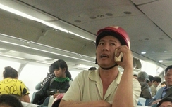 Khi “thượng đế” đi máy bay vô tư sử dụng điện thoại