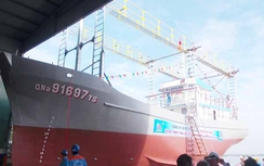 Quảng Nam hạ thủy tàu đánh cá vỏ thép công suất gần 1.000 CV