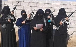 "Bé gái IS" 12 tuổi hành quyết 5 phụ nữ tại Iraq