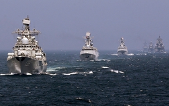 Tàu chiến Trung Quốc "hùng hổ" tập trận tại Biển Đông