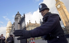 Nghi khủng bố, Anh "tá hỏa" phong tỏa Tòa nhà Quốc hội