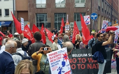 200 người Mỹ xuống đường biểu tình phản đối NATO