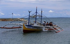 Bị Trung Quốc "dòm ngó", Indonesia đưa dân ra biển giữ đảo