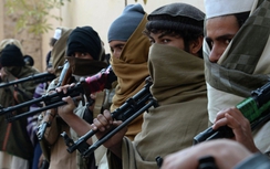 43 tay súng khủng bố "vẫy cờ trắng" tại Afghanistan