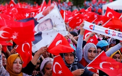 Thêm 10.000 công chức Thổ Nhĩ Kỳ bị đuổi việc vì vụ đảo chính