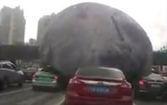"Siêu mặt trăng" lăn lóc trên đường phố Trung Quốc vì bão Meranti