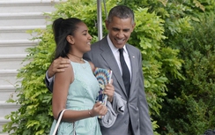 Ông Obama bị con gái "dìm hàng" trên Snapchat