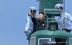 Ông Kim Jong-un khoe tài bắn súng, lái máy bay điêu luyện