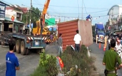 Tây Ninh: Xe container tông thẳng vào nhà dân vì tài xế ngủ gật