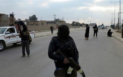 IS xử bắn 12 thành viên đào ngũ