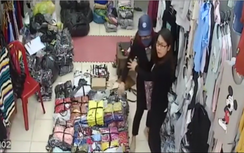 Cip nữ quái trộm tiền trong shop quần áo bị đánh tới tấp