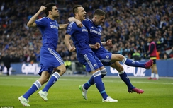 Chelsea lên đỉnh, Mourinho giải hạn
