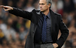 Mourinho giở chiêu khích bác đối thủ