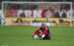 Real bị cấm chuyển nhượng, Bayern gặp họa vì Robben