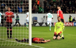 Thua ngược Wolfsburg, M.U bật bãi khỏi Champions League