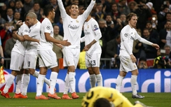 Ronaldo "kéo" Real "lướt" vào tứ kết Champions League