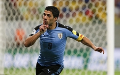 Suarez ghi bàn ngày tái xuất, Uruguay hòa nghẹt thở Brasil