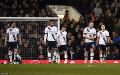 Bị West Brom cầm chân, Tottenham "dâng" ngôi vương Ngoại hạng Anh cho Leicester