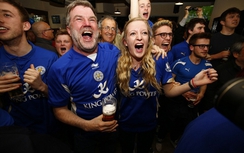 Thành Leicester trắng đêm mừng chức vô địch Ngoại hạng Anh