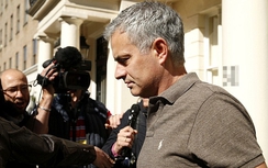 Vụ Mourinho cập bến M.U bất ngờ có “biến”