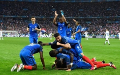 Đá bay "xe tăng", "gà trống" Pháp vào chung kết EURO 2016