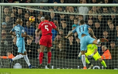 Liverpool - Man City: Đòn đau phút thứ 8