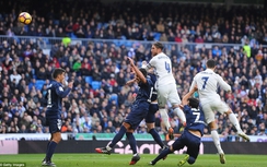Ronaldo bị "quỷ ám", Real nhọc nhằn đánh bại Malaga