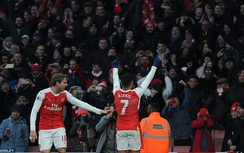 Thắng nghẹt thở, Arsenal chiếm ngôi nhì bảng Ngoại hạng Anh