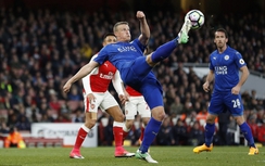 Kết quả trận Arsenal vs Leicester: Pha chạm bóng "chết chóc"
