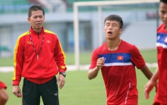 HLV Hoàng Anh Tuấn nói một câu, cầu thủ U18 Việt Nam xấu hổ