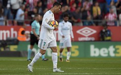 Tin bóng đá tối 30/10: Trọng tài "bẻ còi" kêu oan; CR7 gặp họa