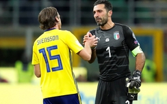 Buffon bật khóc khi Italia mất vé World Cup sau 60 năm