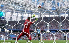 Cận cảnh pha bắt bóng thảm họa khiến Uruguay "vỡ mộng" World Cup