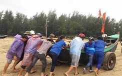 Hơn 3.000 đoàn viên thanh niên Hà Tĩnh giúp dân chống bão số 10