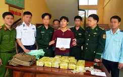Bắt một người Lào vận chuyển 15kg ma túy đá vào Việt Nam