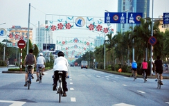 Hải Phòng: Xe đạp thể thao nghênh ngang tràn vào làn đường ô tô