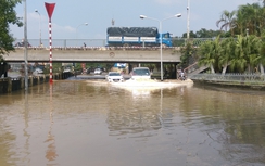 Nhiều đường phố ở Hải Phòng ngập lụt do triều cường lên cao