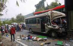 Video: Đèo Bảo Lộc kẹt cứng sau vụ tai nạn 6 người thương vong