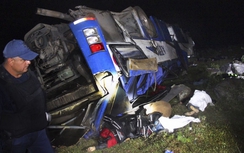 Brazil: Xe buýt rơi xuống vực sâu 400m, 30 người chết